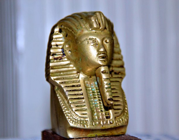 金色图坦卡蒙法老面具图片下载