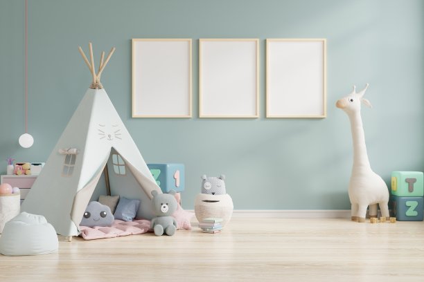 模拟海报框架在儿童房，儿童房，托儿所模型。素材图片
