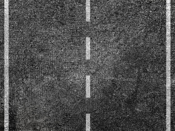 沥青路面以白线为分界线图片下载