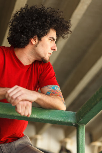 英俊的年轻人图片下载