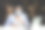 受冠状病毒感染的妇女戴着防护口罩，表现出胸痛、呼吸问题和不适症状:-图片图片下载