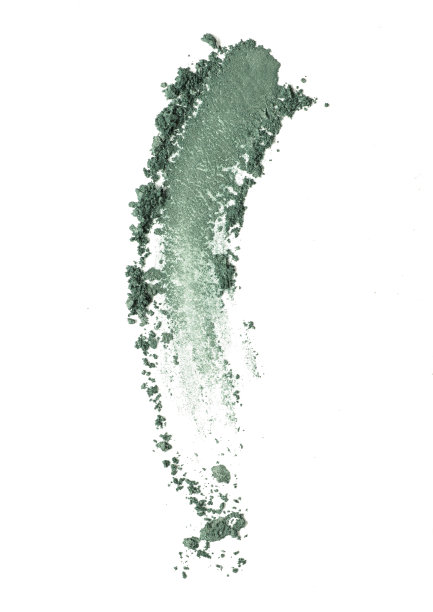 污迹和压碎的薄荷绿宽松闪烁纹理眼影在白色背景上图片下载