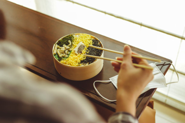 在日本享受外卖食品图片下载