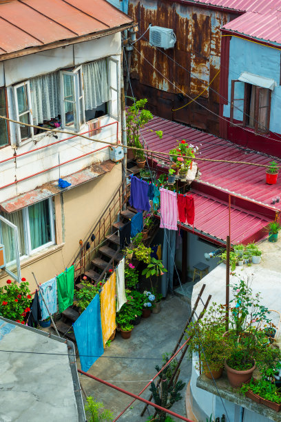 位于乔治亚州巴统市的内部住宅庭院图片下载