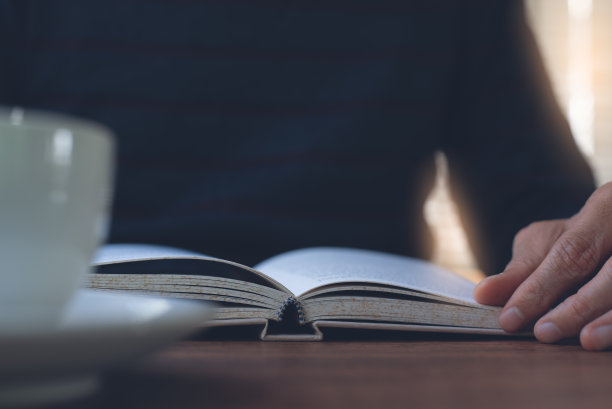 人阅读的书图片下载