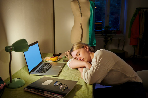 当追求激情需要付出代价时图片下载