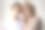 快乐的中年母亲和成年的女儿拥抱特写图片下载