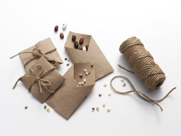 传家宝，白色背景上的花园种子。图片下载