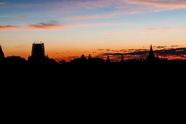 缅甸蒲甘的晨光图片下载