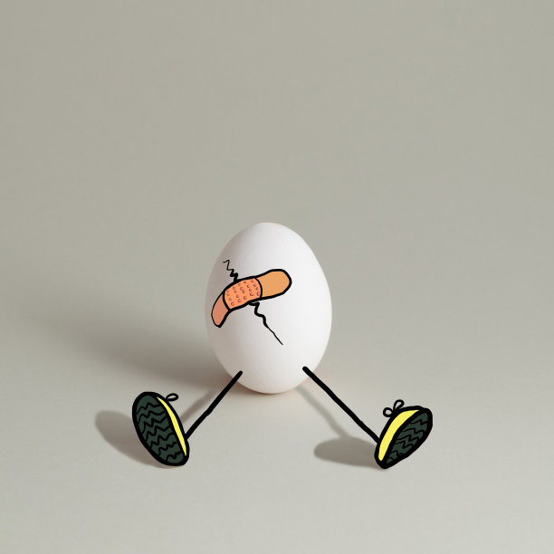 伤心的鸡蛋。复活节的灵感，完全独特的概念。图片下载