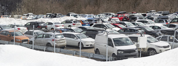 有车的停车场图片下载