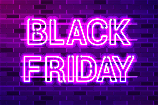 黑色星期五刻有发光的紫色霓虹灯图片下载