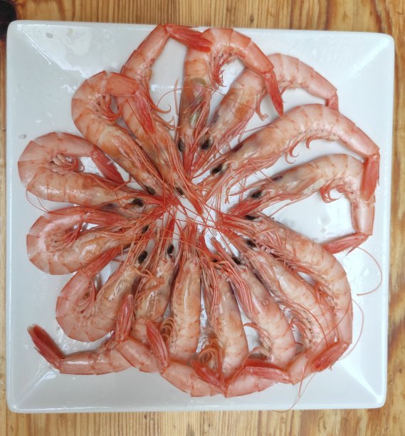 典型的西班牙小吃:虾图片下载