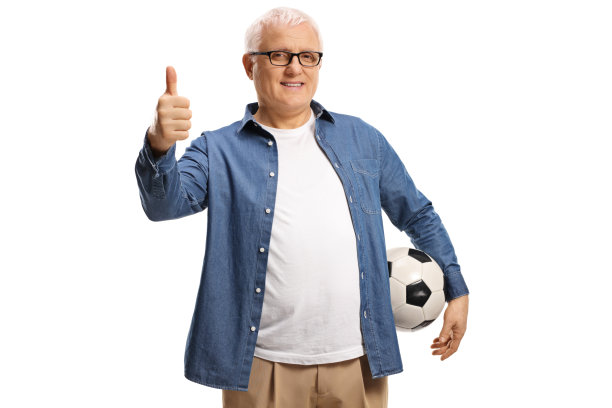 拿着足球，翘着大拇指的成熟男人图片下载