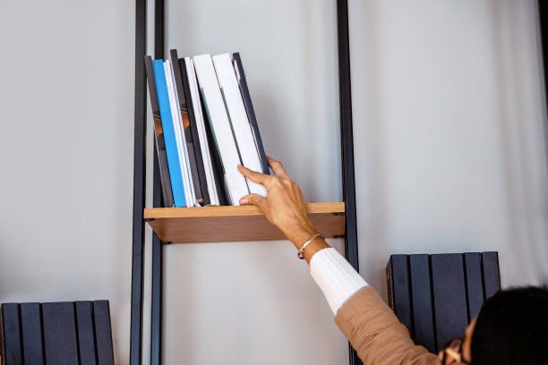 选择正确的书图片下载