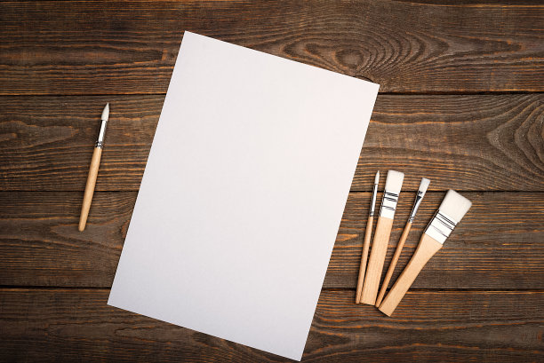 一个干净的白色床单和笔刷纹理背景与空间复制。图片下载