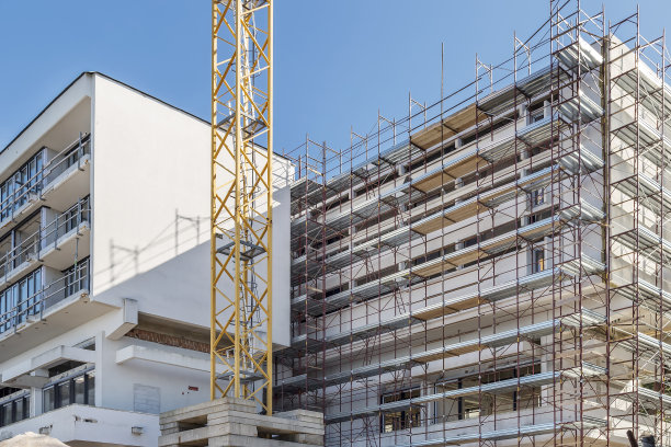 起重机和在建建筑图片下载