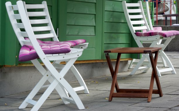 空的白色椅子图片下载