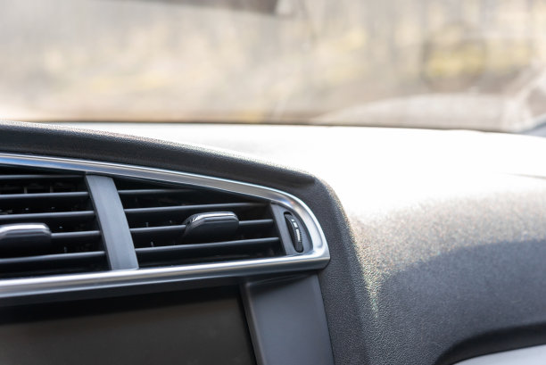 汽车导向器在客车上，汽车通风系统在晴天图片下载