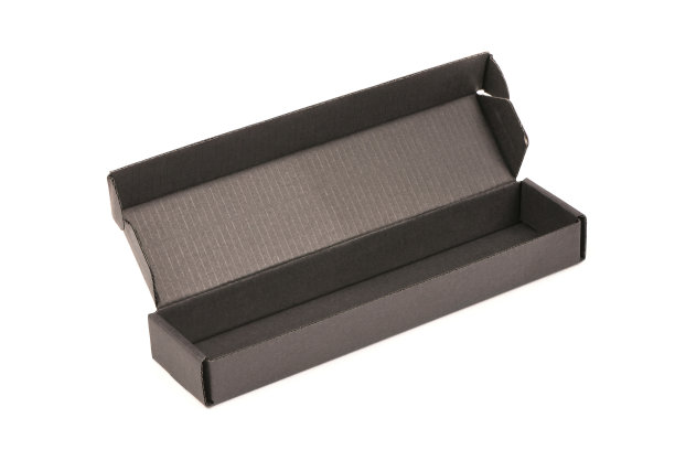 在侧视图中打开黑盒子产品包装图片下载