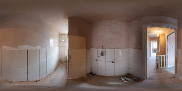 360度全景球照片正在进行建筑工作在一个古老的英国排屋显示浴室正在建造的墙壁刚刚被抹灰图片下载