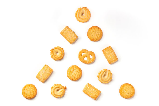 丹麦黄油饼干做成圣诞树，头顶平放一枪图片下载