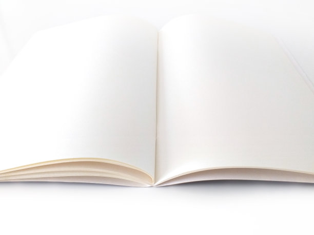 打开，空白和空白记事本隔离在白色背景。鸟瞰图的笔记本书写与可持续用纸。文具和书写概念。图片下载