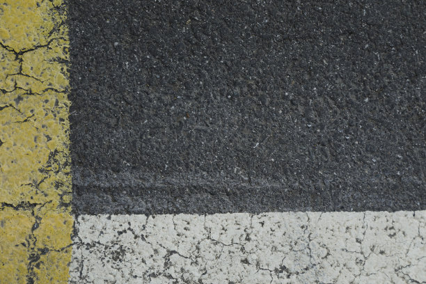 路面上的沥青痕迹图片下载