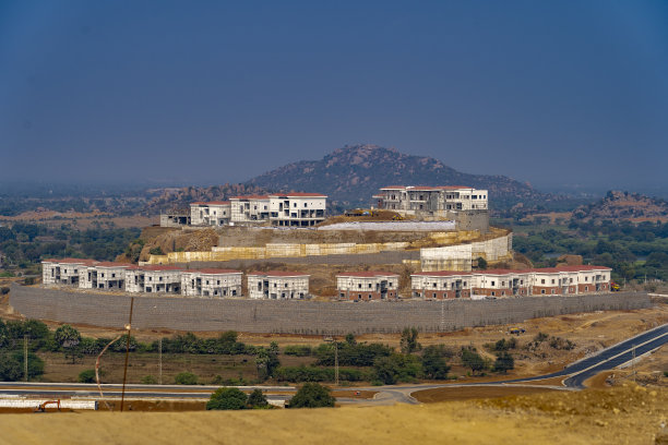 山上的疗养院图片下载