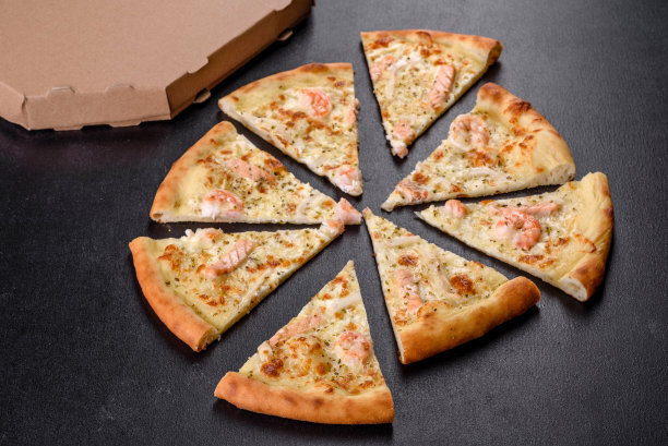 美味新鲜海鲜烤箱披萨:红鱼虾仁图片下载