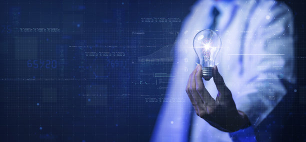 医生手持灯泡与未来数字数字数据分析背景，医疗保健医院和云数据数字技术理念图片下载