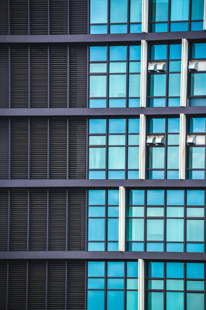 现代玻璃办公建筑图片下载