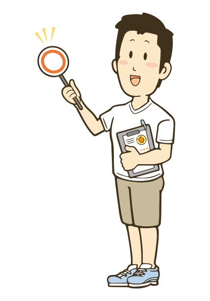 一个男人在t恤和短裤举着一个“OK”的标志。图片下载