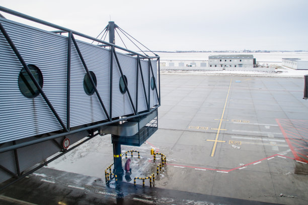 捷克布拉格机场候机楼门口图片下载