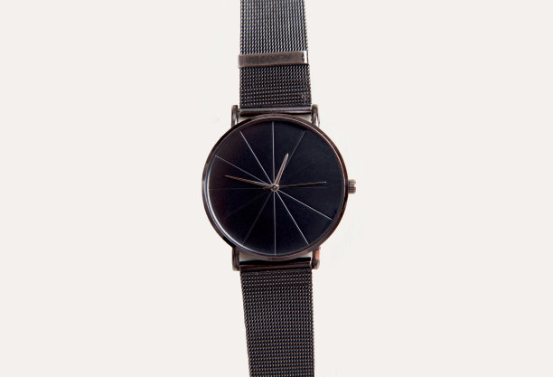 豪华手表孤立在一个白色的背景。女性的手表。图片下载