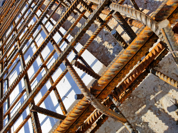 在阳光明媚的建筑工地上图片下载