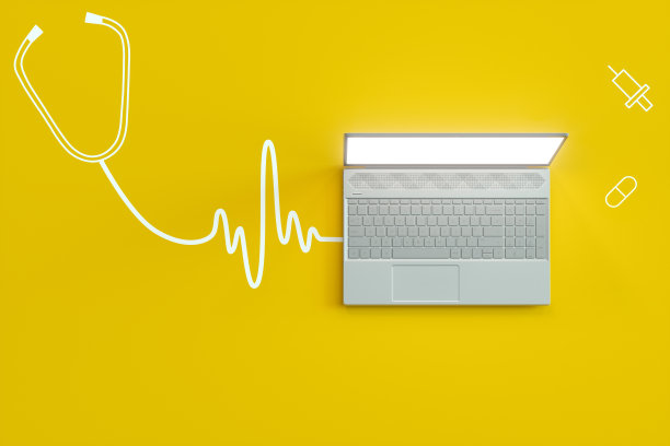 远程医疗概念与听诊器连接到笔记本电脑。黑屏笔记本电脑，黄色背景注射器和药丸图片下载