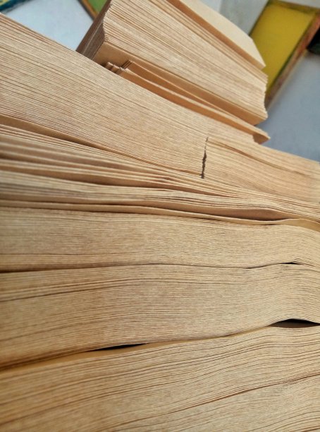 一堆棕色信封图片下载