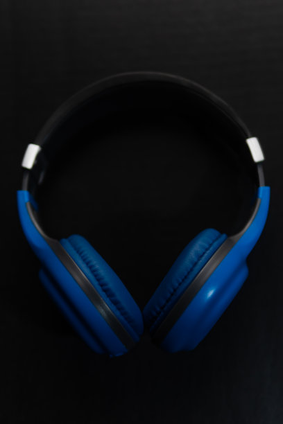 蓝色头盔耳机图片下载