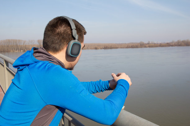 青年美男子训练图片下载