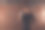 年轻男子与赌博卡的特写肖像图片下载