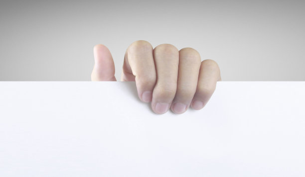 手里拿着白纸图片下载