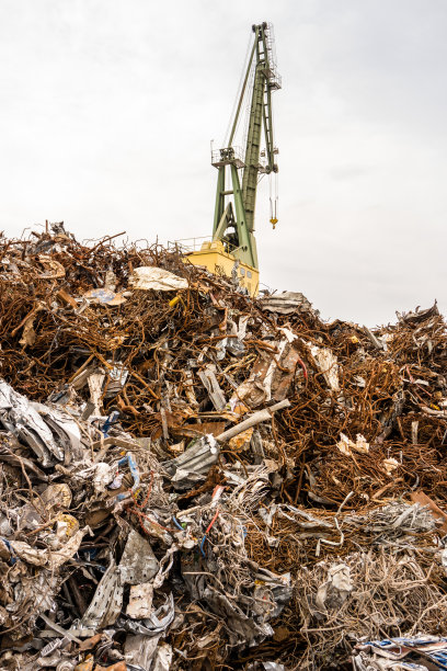 用起重机回收金属图片下载
