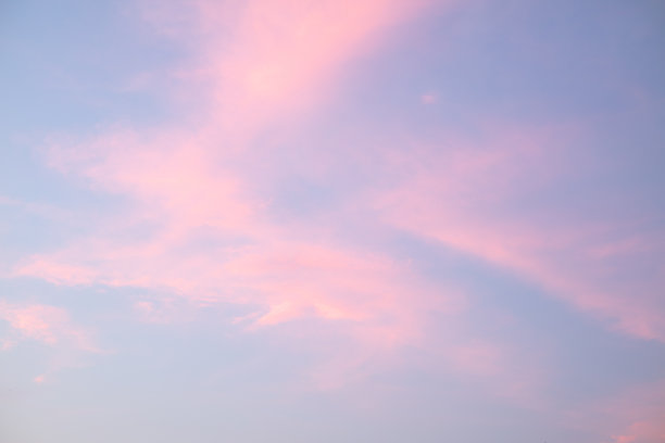 照片天空的彩虹色调在晚上01图片下载