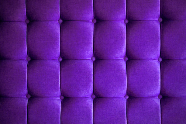 紫色天鹅绒豪华沙发背景图片下载