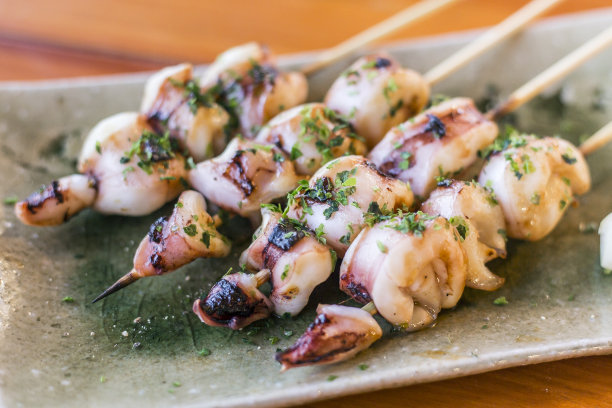 “Yakitori”/烤鸡肉串是烤鸡肉串图片下载