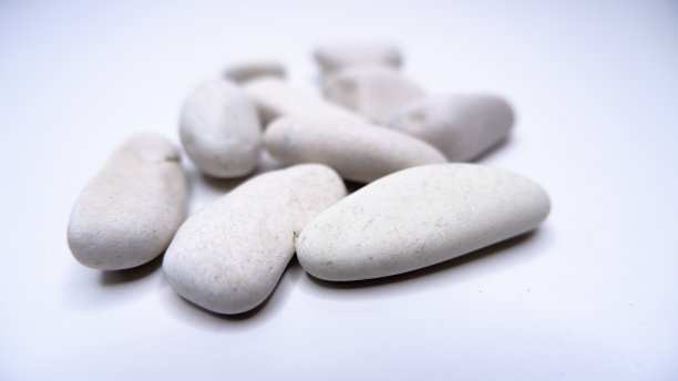 白色的小石头图片下载