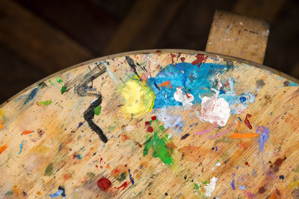 抽象艺术在木材背景上的绘画笔触图片下载