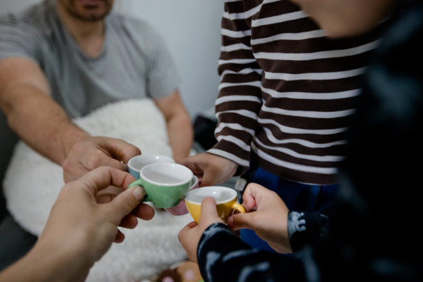 父子茶话会图片下载