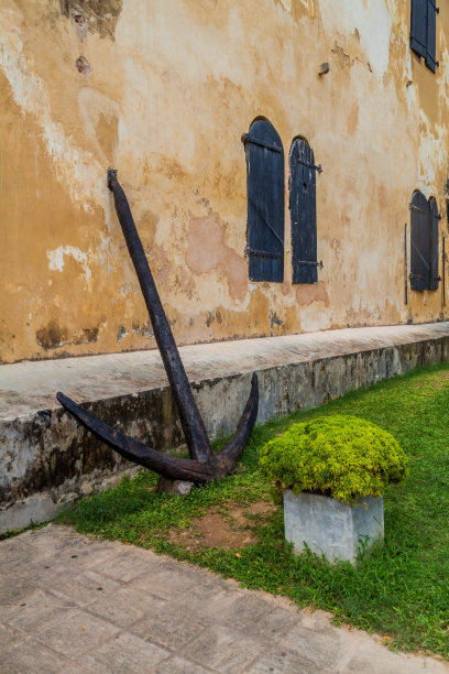 斯里兰卡加勒港一个生锈的大锚图片下载